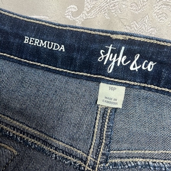 Jean shorts - Picture 3 of 3